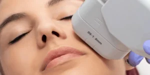 تاثیر هایفوتراپی روی چشم و نکات مهم قبل از انجام