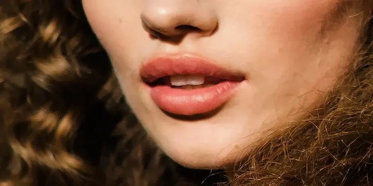 چند روز بعد از فیلر لب میشه رژ زد