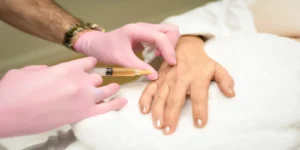 جوانسازی دست با مزوژل