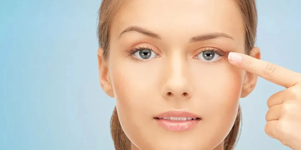 افتادگی پلک بعد از بوتاکس